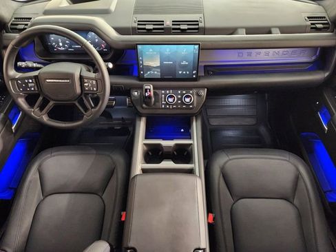 Used 2025 Land Rover Defender 110 X image 4
