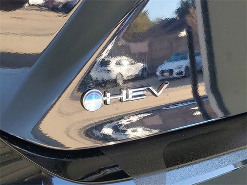 Used 2025 Toyota Camry LE image 8