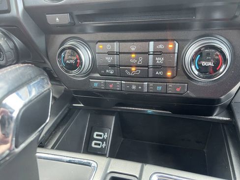 Used 2017 Ford F150 Lariat w/ Equipment Group 502A Luxury image 18