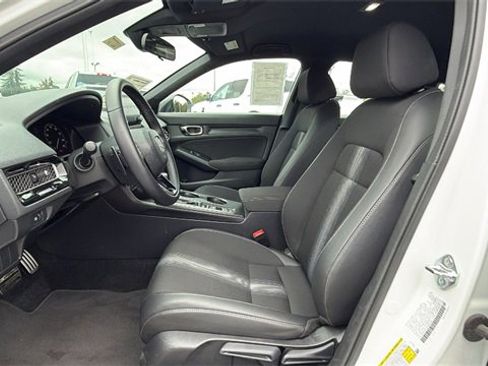 Used 2025 Honda Civic Sport image 32