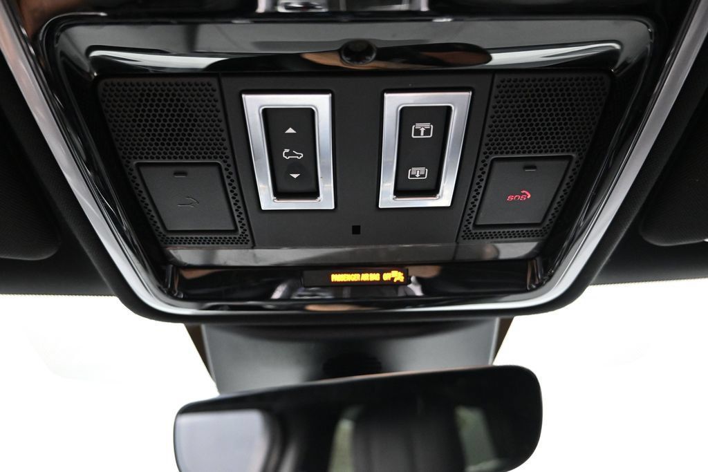 Used 2018 Land Rover Range Rover Sport HSE AWD/4WD image 45