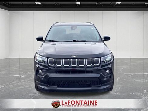 Used 2022 Jeep Compass Latitude image 8