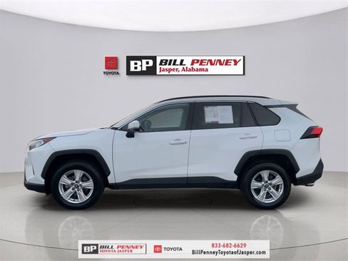 Used 2020 Toyota RAV4 XLE image 2