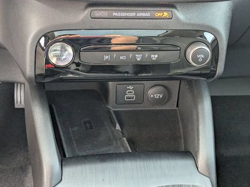 Used 2025 Ford Escape SE w/ PHEV Premium Package FWD image 20