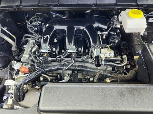 Certified 2026 Nissan Pathfinder SL FWD image 36