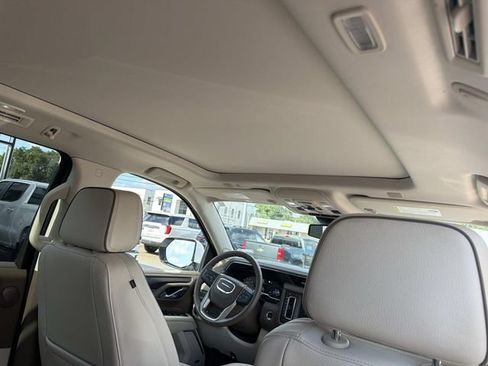 Used 2023 GMC Yukon XL Denali RWD image 13