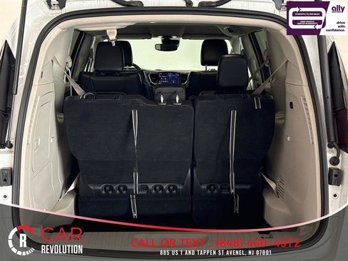 Used 2024 Chrysler Pacifica Limited FWD image 72