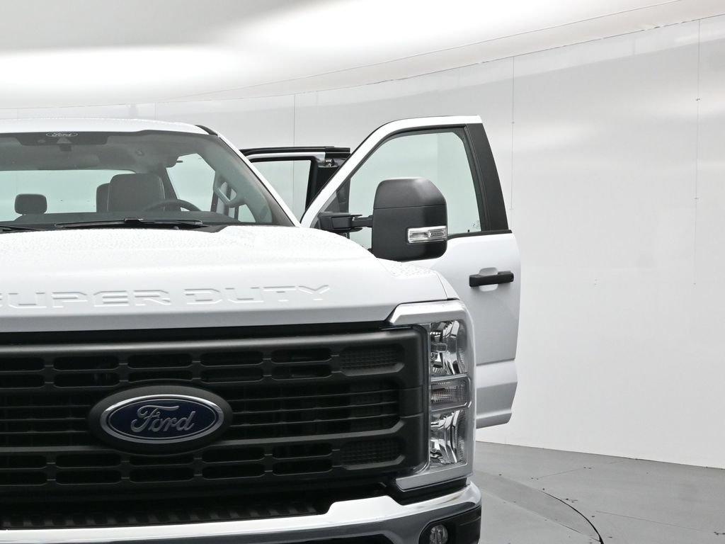 New 2026 Ford F250 XL w/ XL Chrome Package RWD image 24