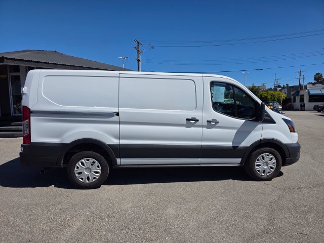 Used 2025 Ford Transit 150 Low Roof RWD image 3