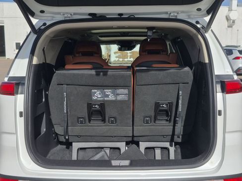 Certified 2023 Kia Carnival SX Prestige image 18