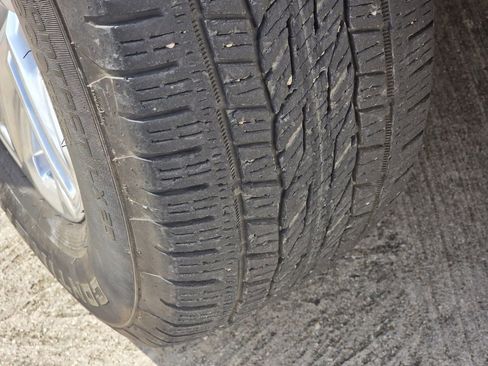 Used 2024 GMC Yukon SLT w/ SLT Luxury Package image 45