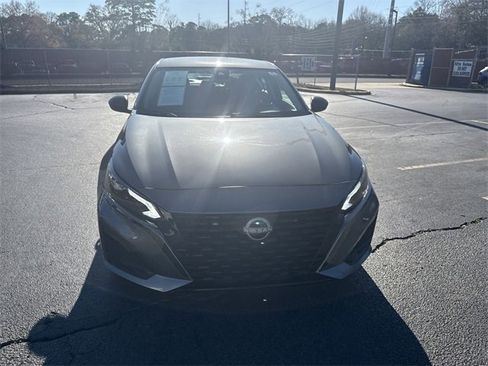 Used 2024 Nissan Altima 2.5 SV image 11