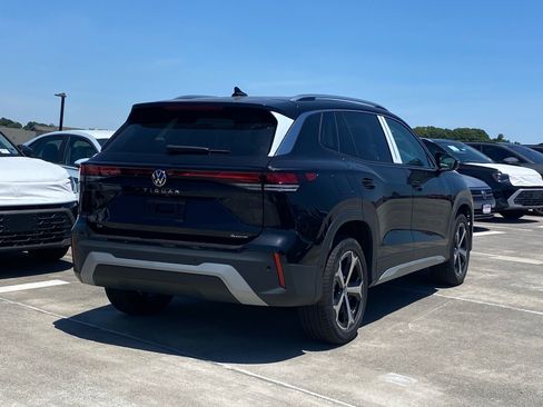 New 2026 Volkswagen Tiguan SE AWD/4WD image 3