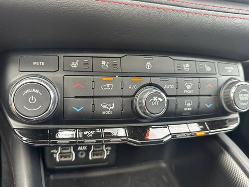 Used 2024 Dodge Durango GT AWD/4WD image 27