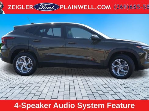 Used 2024 Chevrolet Trax LS w/ LS Convenience Package FWD image 6