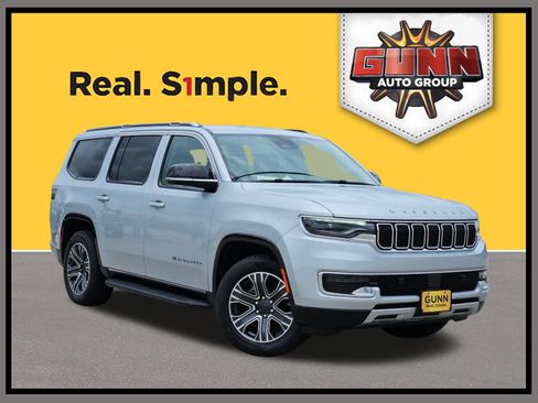 Used 2024 Jeep Wagoneer Series II w/ Flexible Seating Group RWD image 1