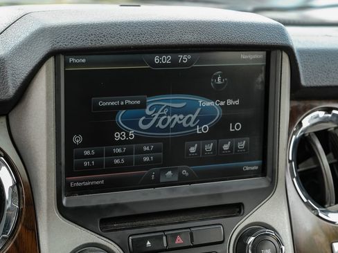 Used 2015 Ford F250 Lariat w/ Lariat Ultimate Package AWD/4WD image 33