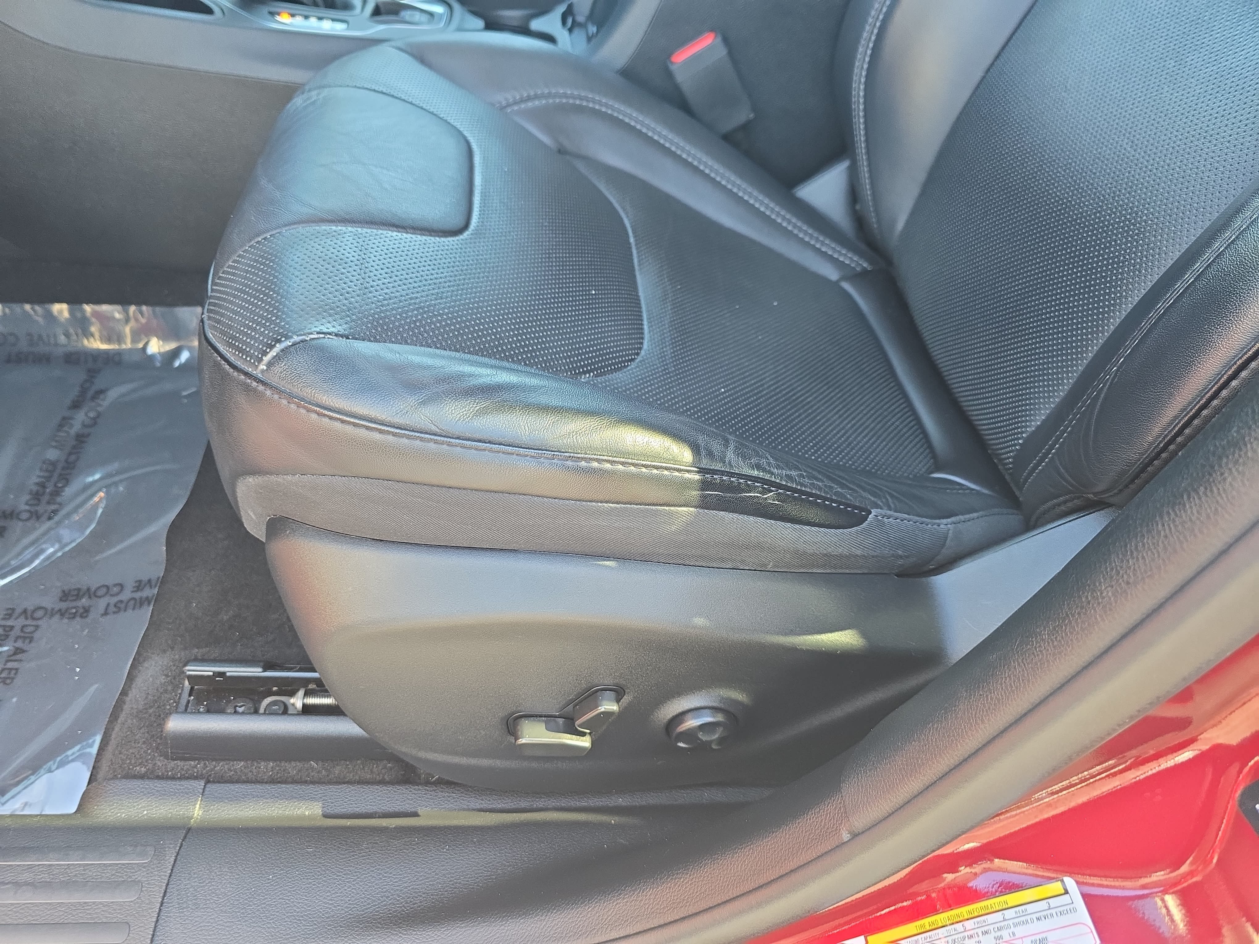 Used 2021 Jeep Cherokee Latitude Lux w/ Comfort/Convenience Group FWD image 30