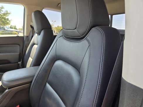 Used 2021 Chevrolet Colorado Z71 w/ Safety Package AWD/4WD image 3