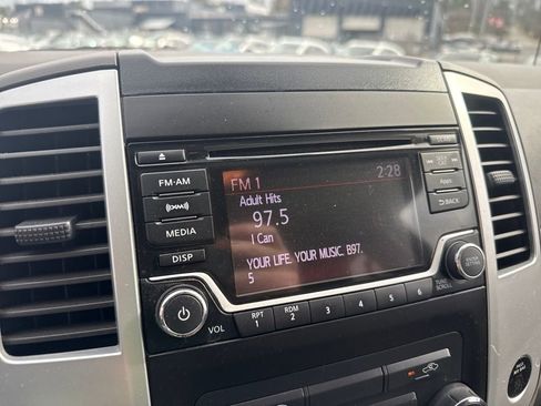 Used 2016 Nissan Frontier SV image 19