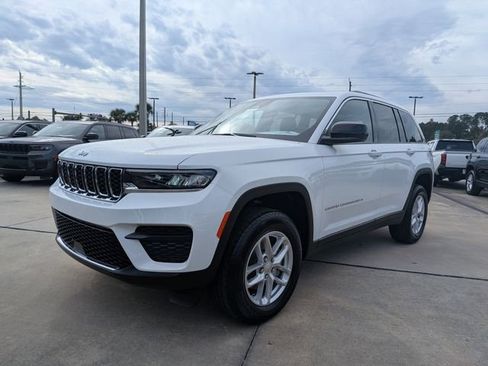 New 2025 Jeep Grand Cherokee Laredo X w/ Luxury Tech Group I image 7