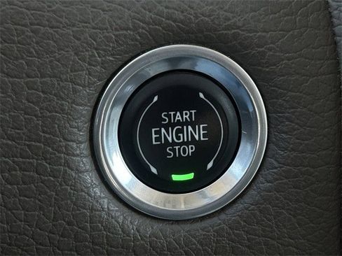 Used 2023 GMC Yukon XL Denali image 23