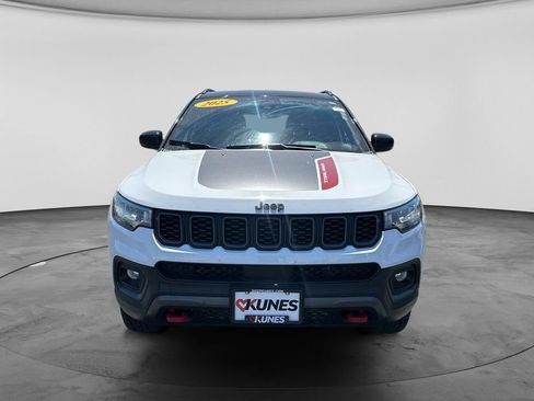 Used 2025 Jeep Compass Trailhawk AWD/4WD image 21