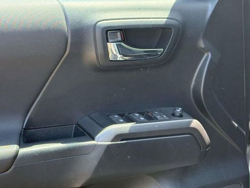 Used 2019 Toyota Tacoma TRD Pro AWD/4WD image 23