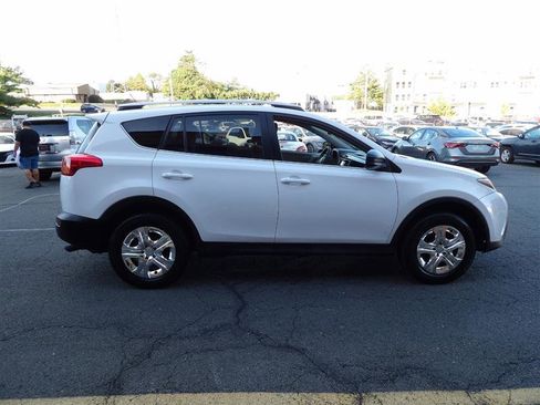 Used 2015 Toyota RAV4 LE image 8