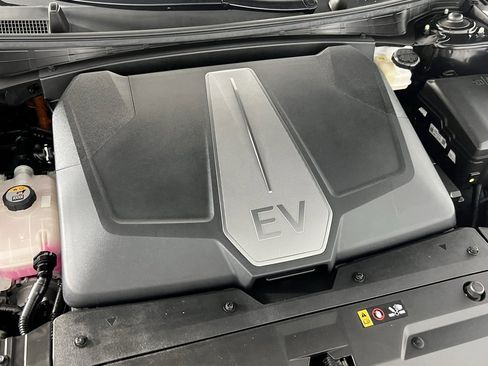 Used 2023 Kia EV6 Wind image 33