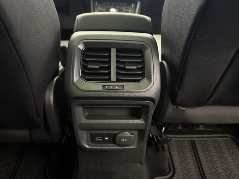 Used 2020 Volkswagen Tiguan SE image 25