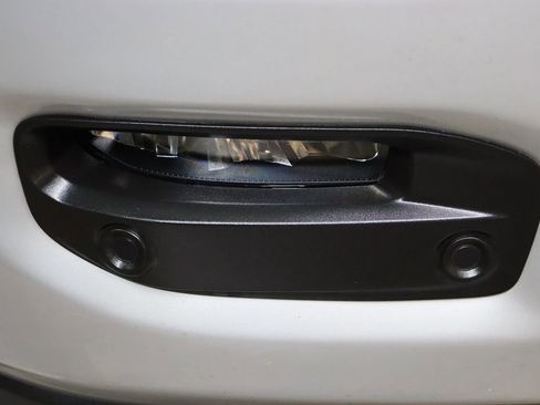 Used 2026 RAM 2500 Laramie AWD/4WD image 14