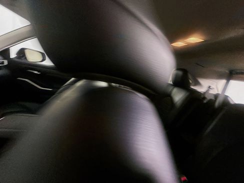 Used 2024 Toyota Highlander XLE image 29