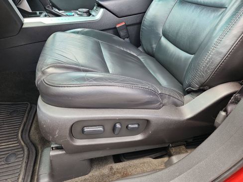 Used 2014 Ford Explorer XLT w/ Equipment Group 202A AWD/4WD image 15