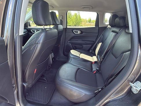 Used 2022 Jeep Compass Trailhawk w/ Trailhawk Convenience Group AWD/4WD image 22