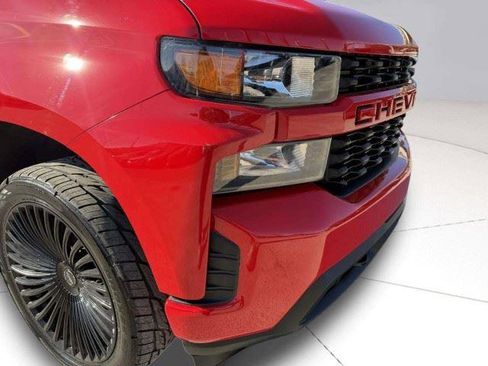 Used 2022 Chevrolet Silverado 1500 Custom w/ LPO, Blackout Package AWD/4WD image 10