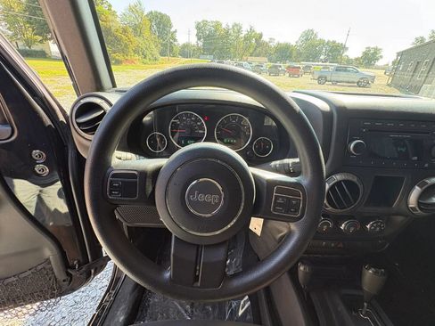Used 2015 Jeep Wrangler Unlimited Sport w/ Max Tow Package AWD/4WD image 11