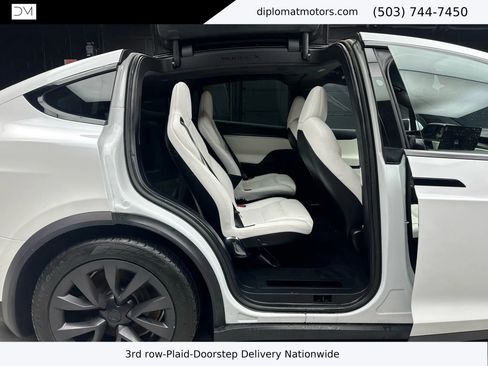 Used 2022 Tesla Model X Plaid image 21
