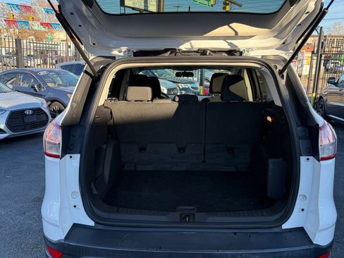 Used 2015 Ford Escape SE image 12