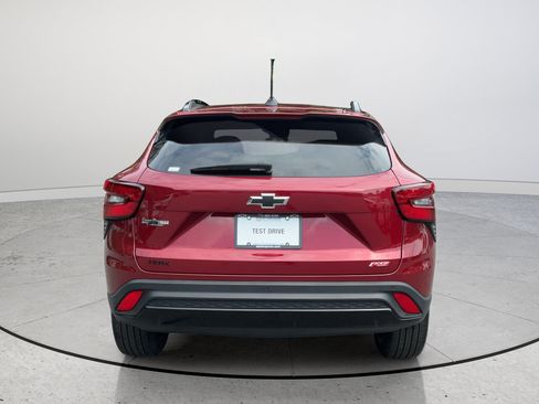 Used 2025 Chevrolet Trax RS w/ Sunroof Package FWD image 8