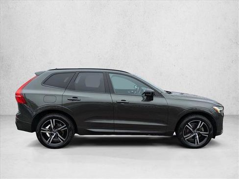 Used 2022 Volvo XC60 B5 R-Design image 4