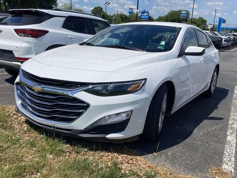 Used 2022 Chevrolet Malibu LT image 3