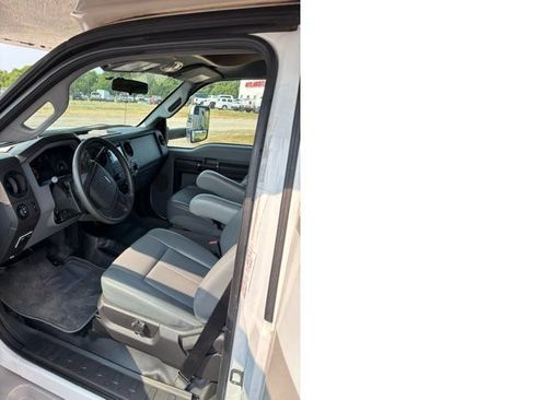 Used 2013 Ford F550 2WD Regular Cab Super Duty w/ Payload Upgrade Pkg image 8