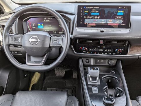 Certified 2025 Nissan Rogue Platinum w/ Platinum Premium Package image 30