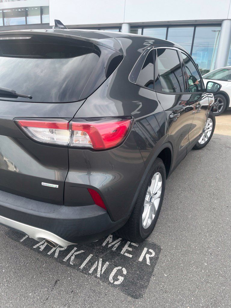Used 2020 Ford Escape SE FWD image 4