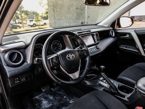 Used 2016 Toyota RAV4 XLE FWD image 3