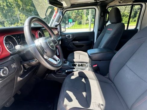 Used 2023 Jeep Wrangler Unlimited Rubicon AWD/4WD image 17
