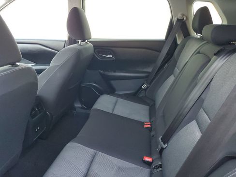 Used 2025 Nissan Rogue SV FWD image 8