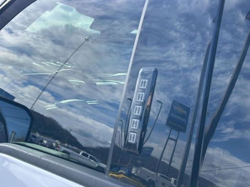 Used 2015 Ford F150 Lariat w/ Equipment Group 502A Luxury image 17