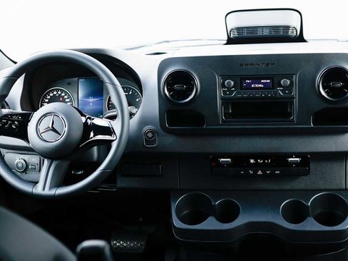 New 2025 Mercedes-Benz Sprinter 2500 image 27